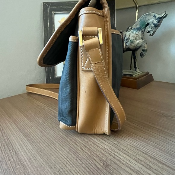 Vintage FENDI 1980s Pequin crossbody bag with tan leather trim and strap - Picture 5 of 13